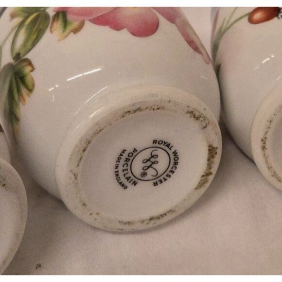 Set of 4 Royal Worcester Egg Coddlers Bone China England Berry & Fruit Patterns - Picture 3 of 6